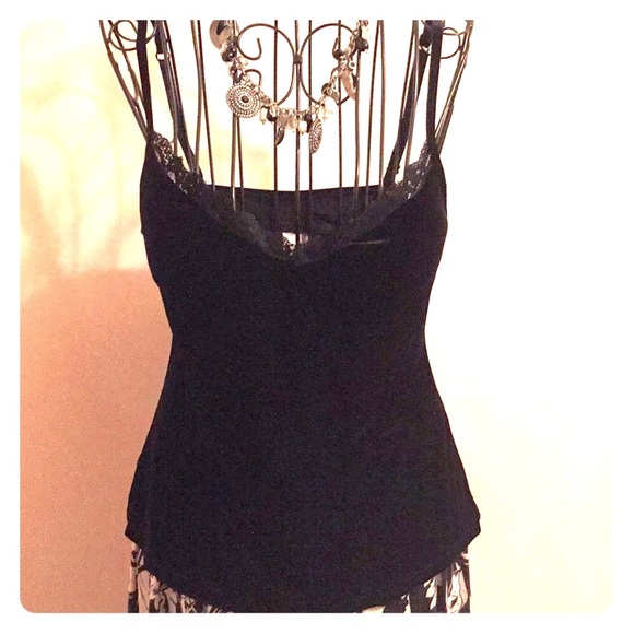 💲🔻 Velvety Fitted Camisole with Lace Neckline - Picture 1 of 5